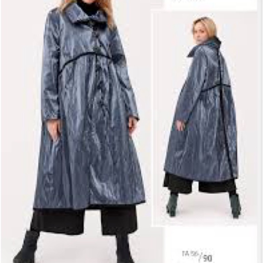 Mara Gibbucci Chic Metallic Blue Trench Coat